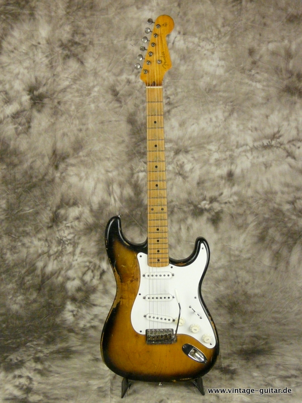 Fender-Stratocaster-1956-two_tone-sunburst-001.JPG