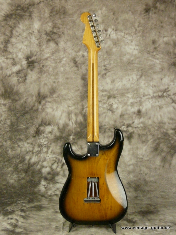Fender-Stratocaster-1956-two_tone-sunburst-003.JPG