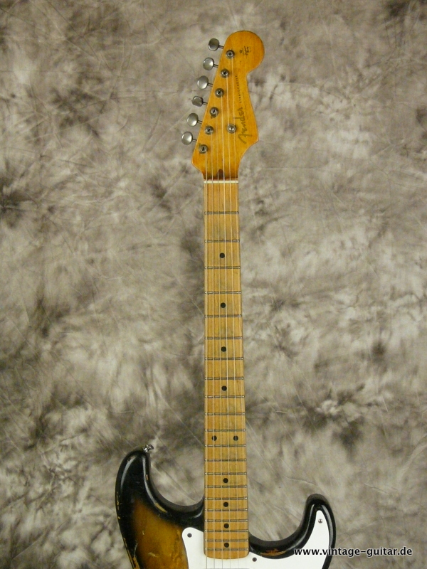 Fender-Stratocaster-1956-two_tone-sunburst-005.JPG