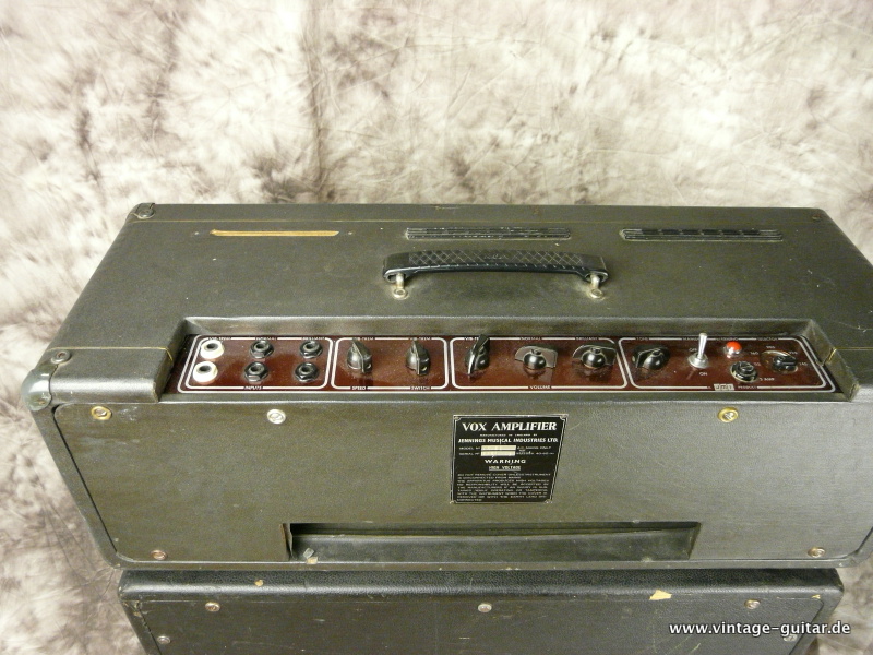 Vox-AC-30-top-cabinet-1964-copper-panel-007.JPG