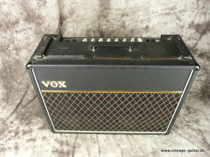 Vox-AC-30-1965-silver_bulldogs-002.JPG