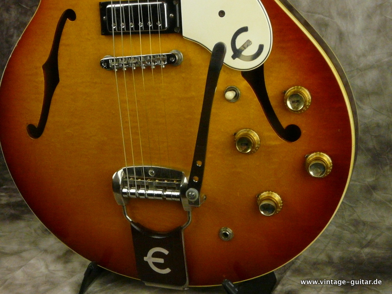 Epiphone-Riviera-E360TD-royan-tan-1965-011.JPG