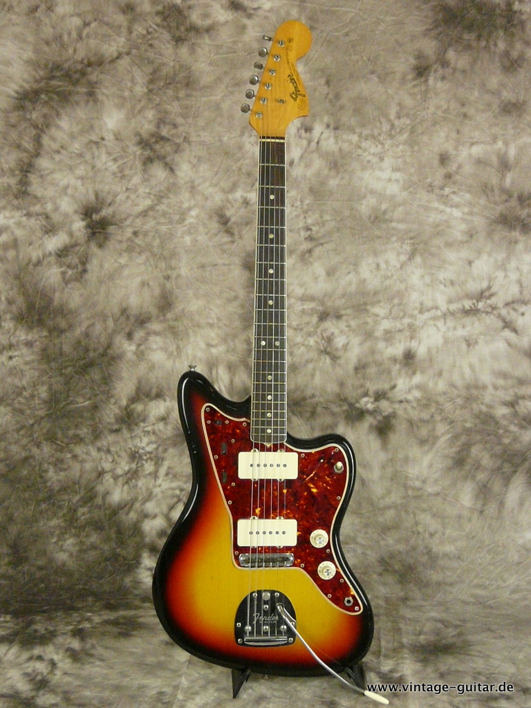 Fender_Jazzmaster-1966-sunburst-001.JPG