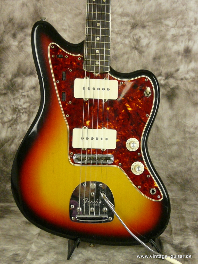 Fender_Jazzmaster-1966-sunburst-002.JPG