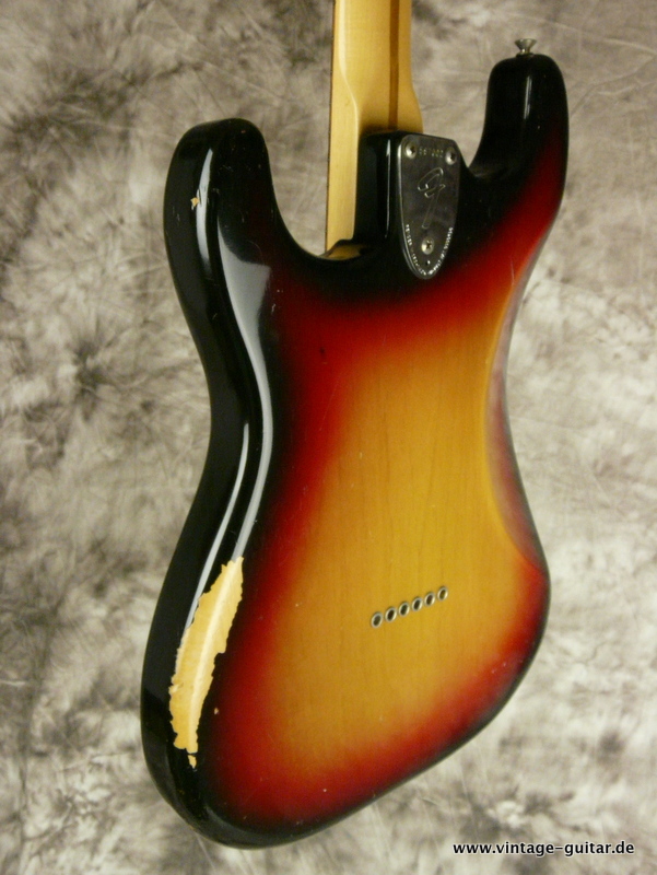 Fender-Stratocaster-1974-sunburst-hardtail-007.JPG