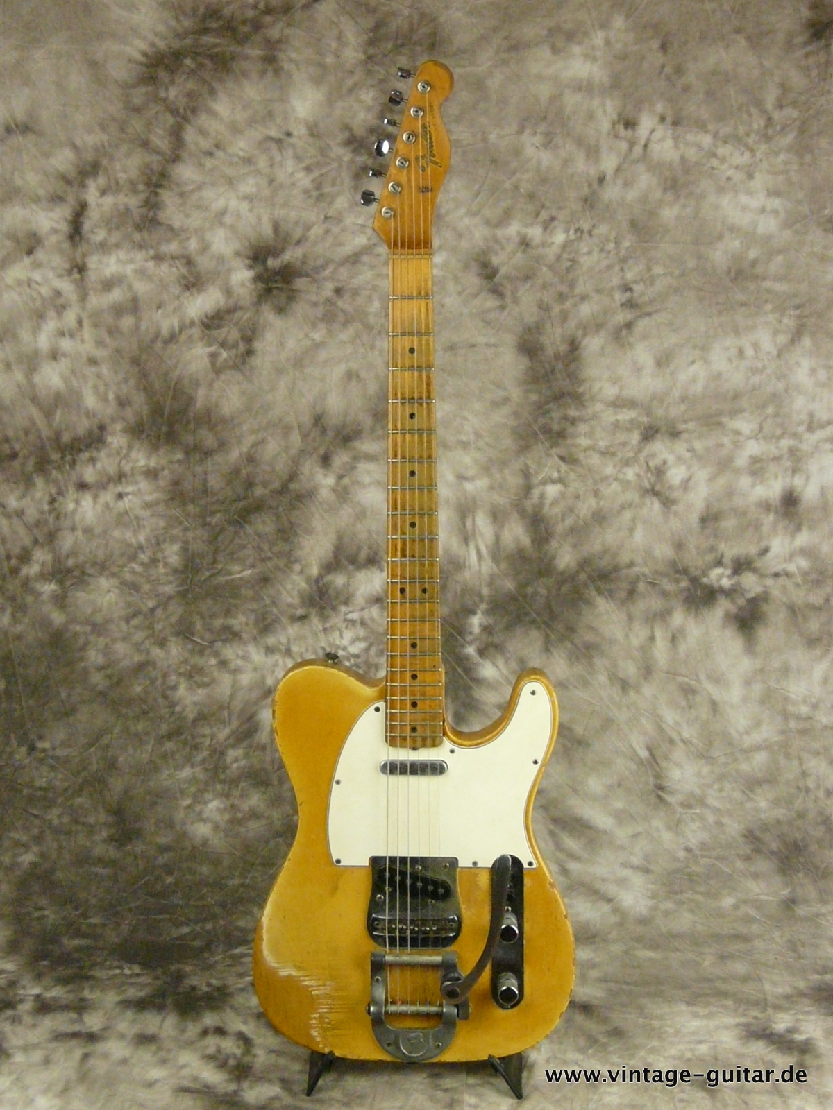 Fender-Telecaster-blonde-1967-Bigsby-001.JPG