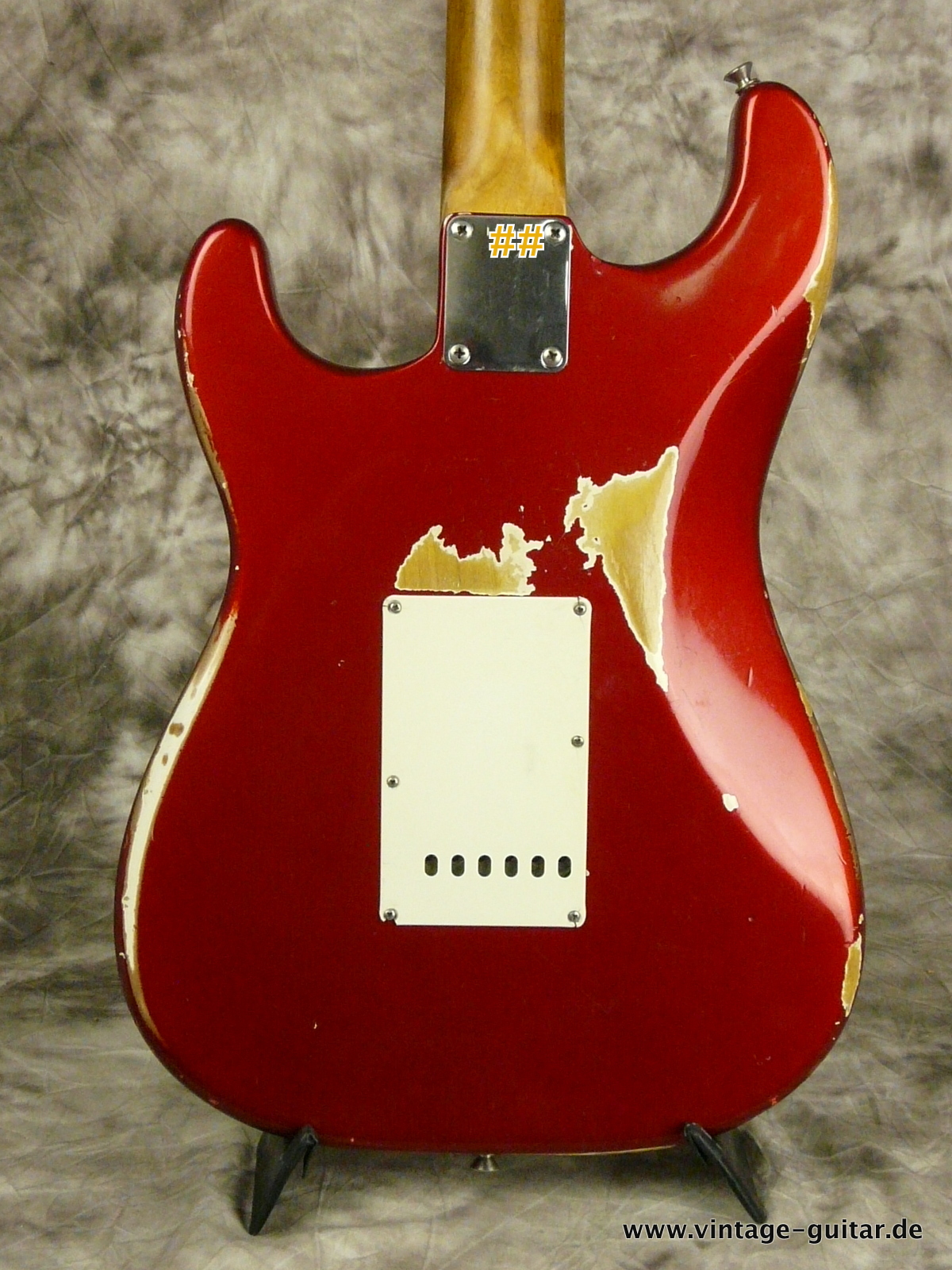 Fender_Stratocaster_candy-apple-red-1964-004.JPG