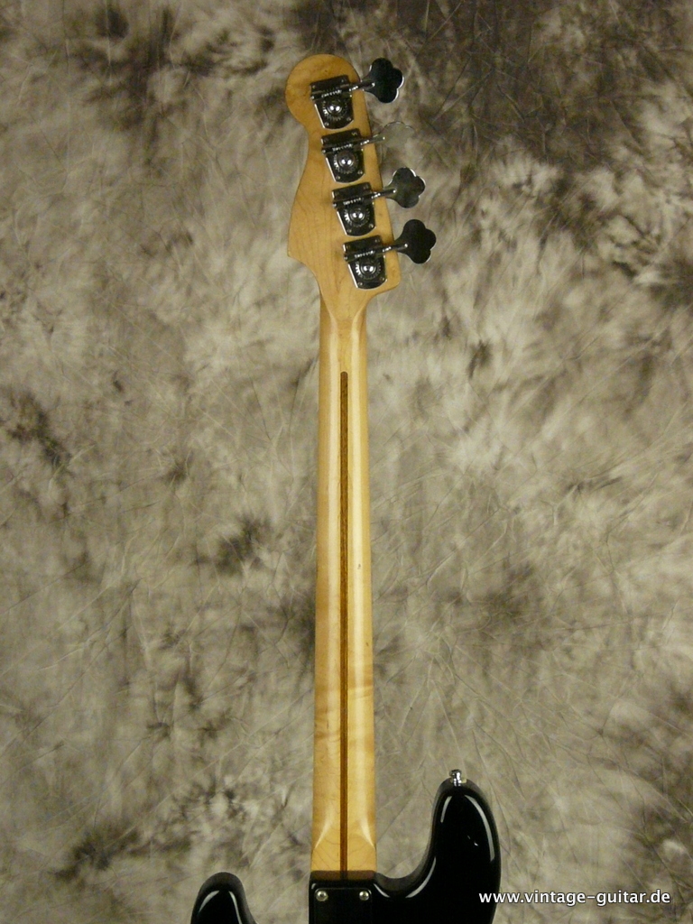 Fender-Precision-Bass-Mexico-black-1995-006.JPG