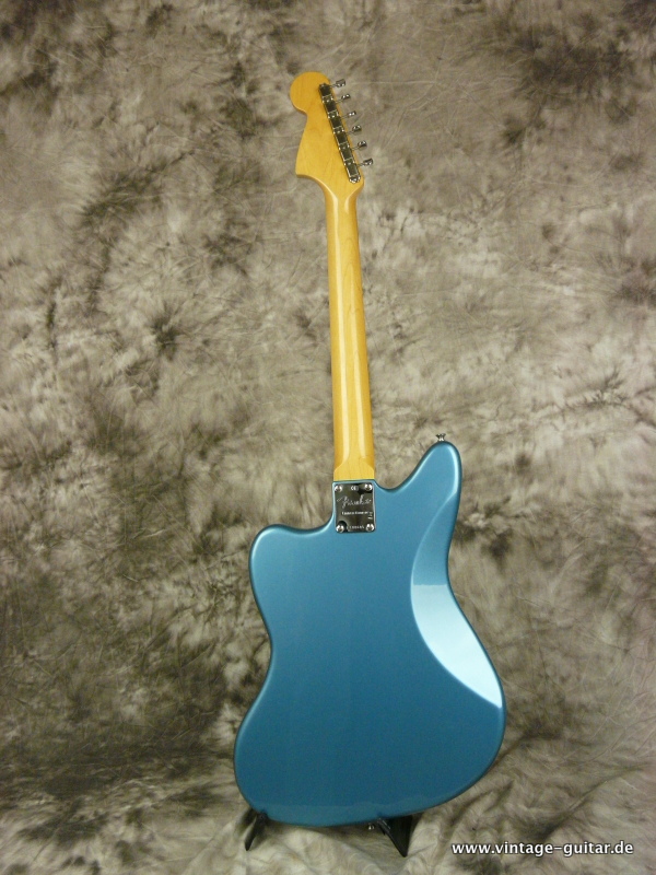 Fender_Jaguar_thin-skin-laquer-lake-placid-blue-003.JPG