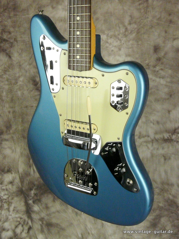Fender_Jaguar_thin-skin-laquer-lake-placid-blue-006.JPG