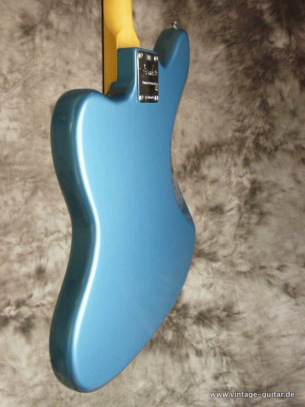Fender_Jaguar_thin-skin-laquer-lake-placid-blue-007.JPG