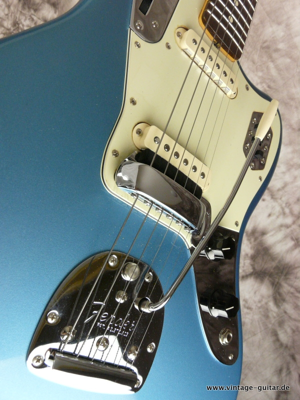 Fender_Jaguar_thin-skin-laquer-lake-placid-blue-013.JPG