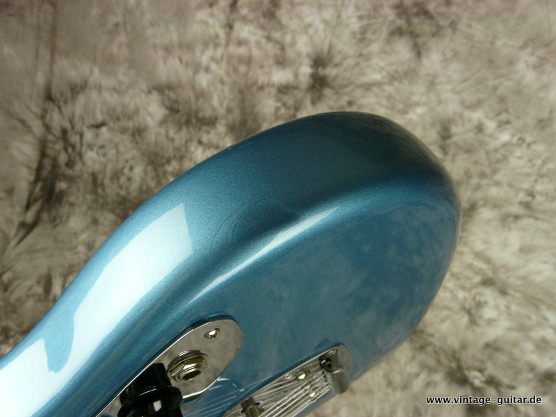 Fender_Jaguar_thin-skin-laquer-lake-placid-blue-021.JPG