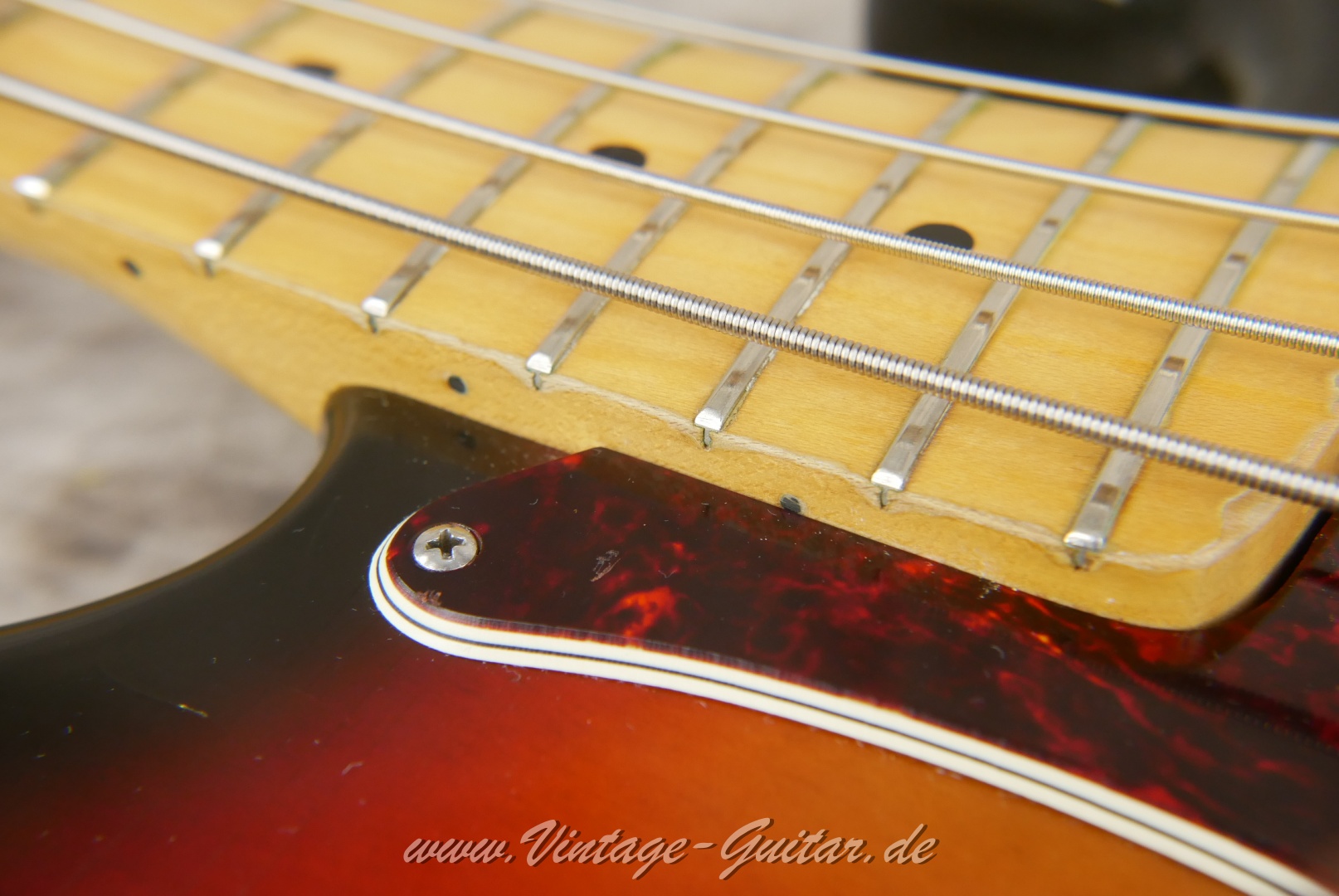 Fender-Precision-Bass-1973-014.JPG