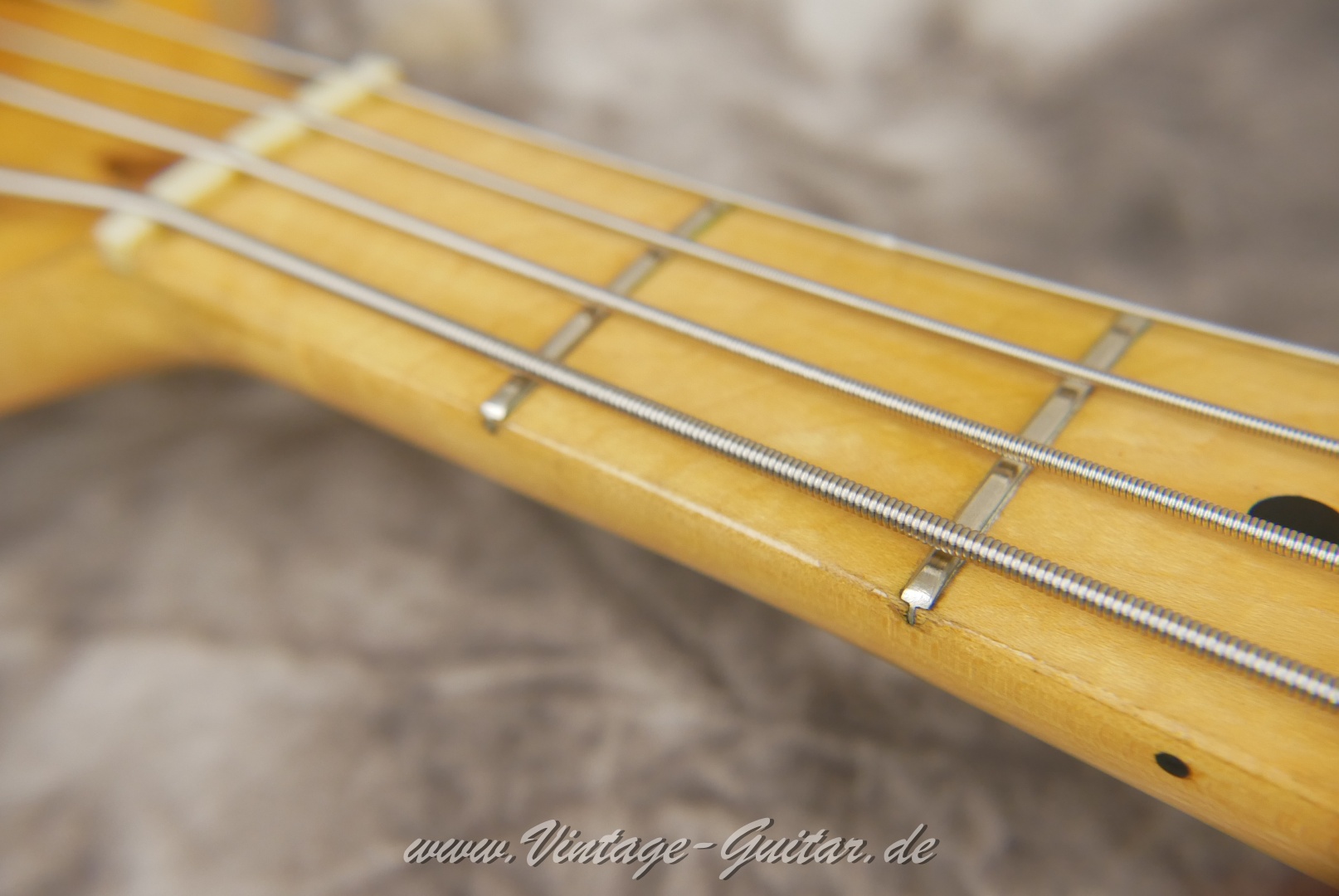 Fender-Precision-Bass-1973-015.JPG