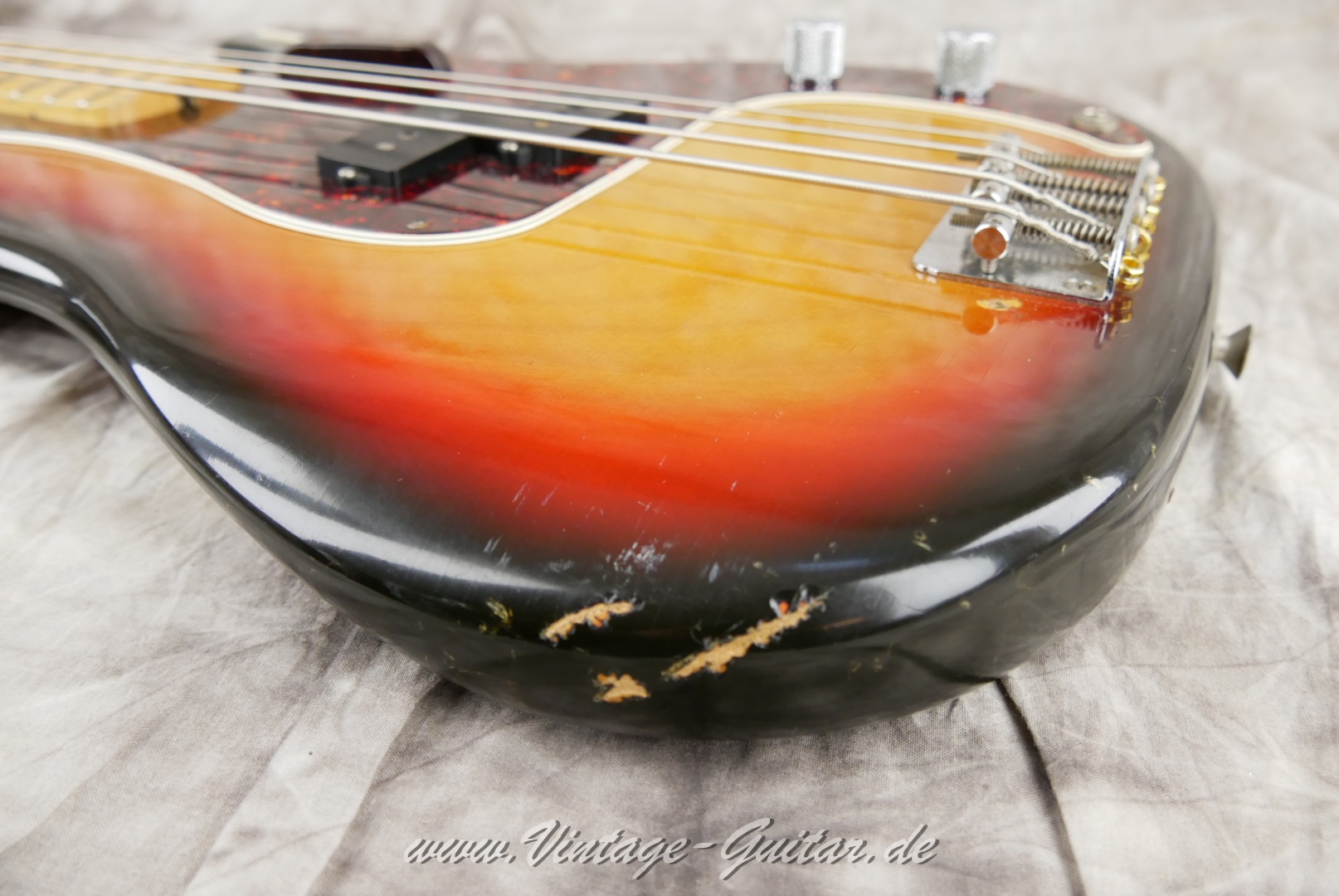 Fender-Precision-Bass-1973-016.JPG