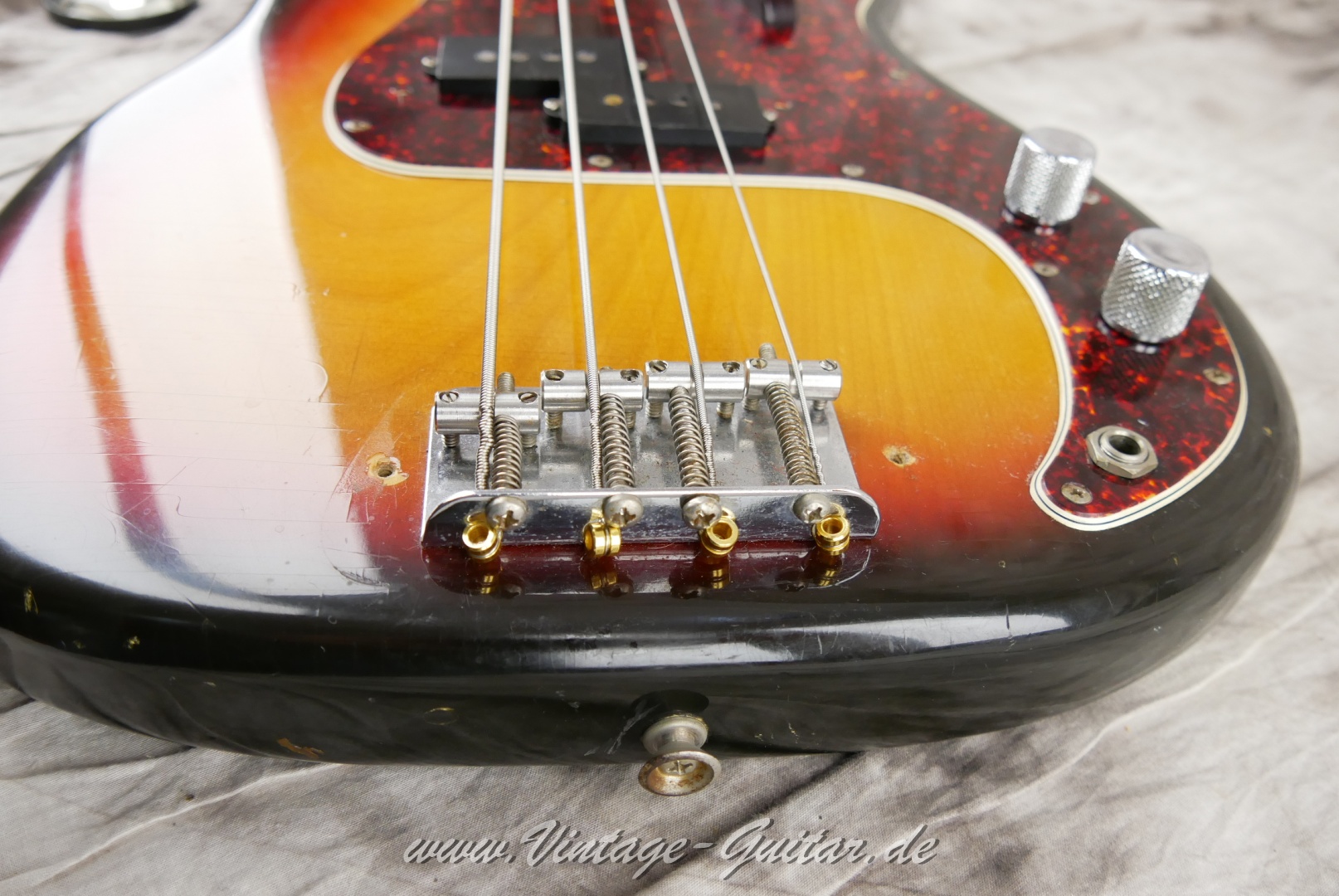 Fender-Precision-Bass-1973-017.JPG