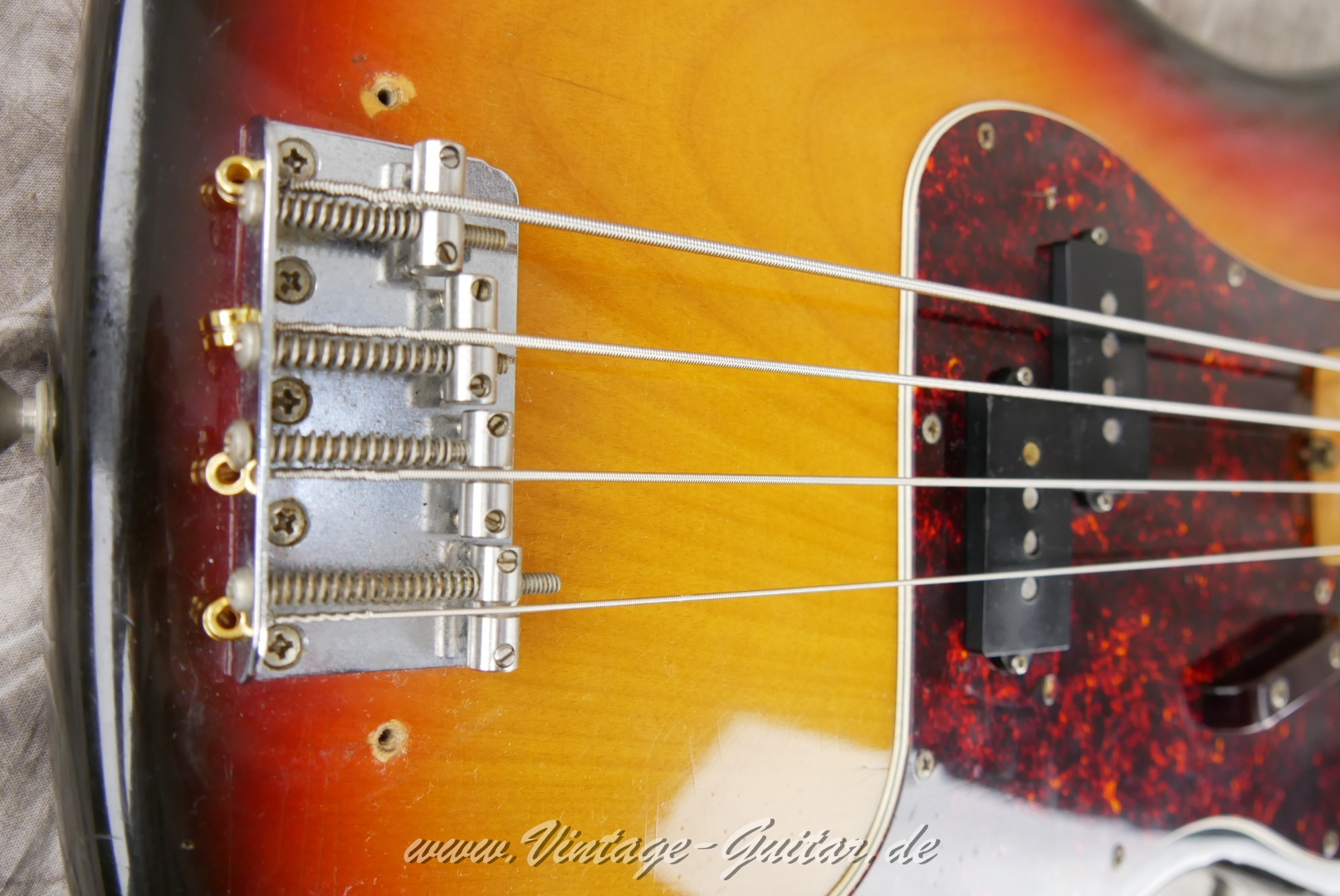 Fender-Precision-Bass-1973-021.JPG