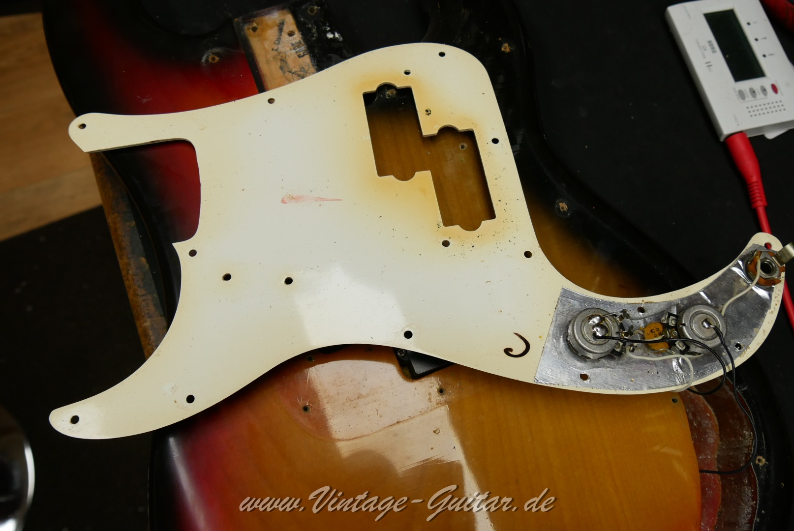 Fender-Precision-Bass-1973-027.JPG