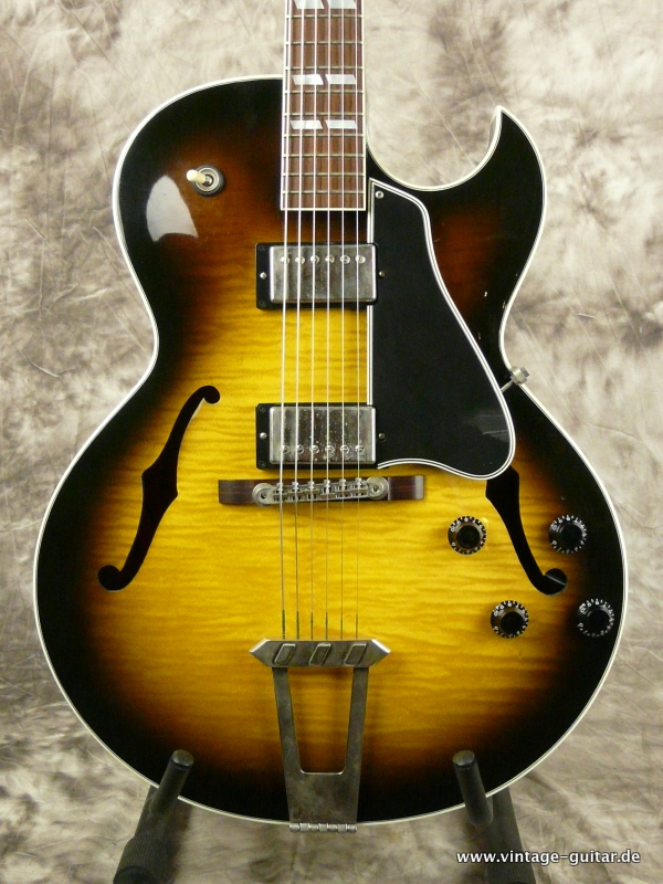 Gibson-ES-175-D-sunburst-2004-002.JPG
