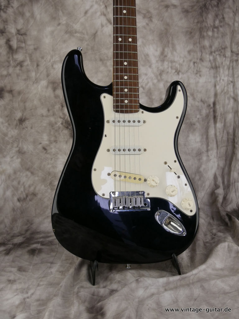 Fender-Stratocaster-American-Standard-1990-black-002.JPG