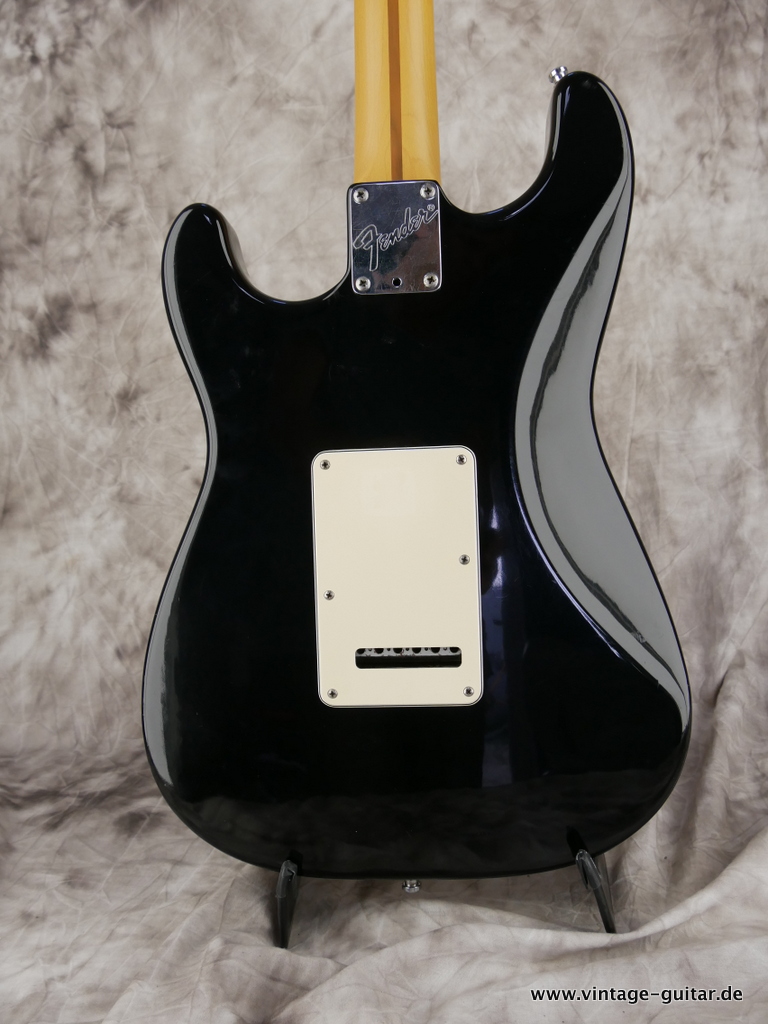 Fender-Stratocaster-American-Standard-1990-black-004.JPG