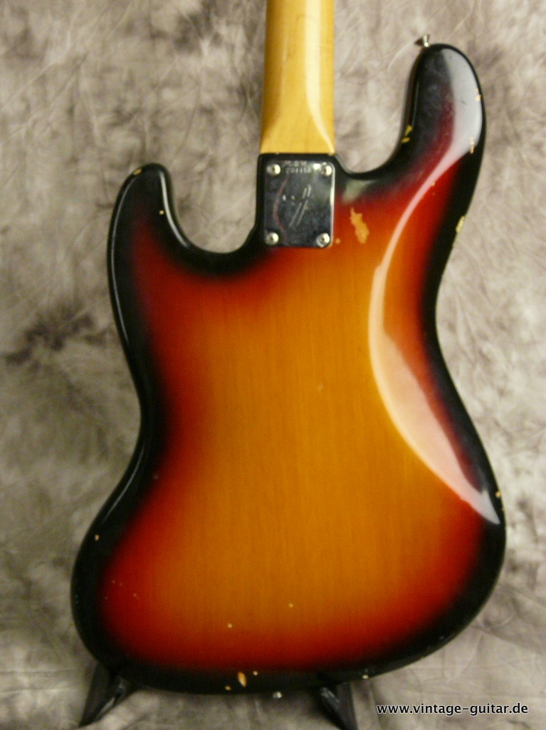 Fender_Jazz-Bass-1968_sunburst-004.JPG
