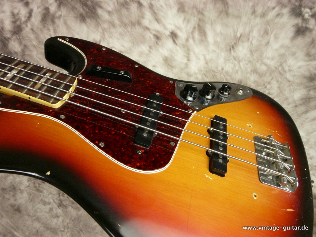 Fender_Jazz-Bass-1968_sunburst-009.JPG