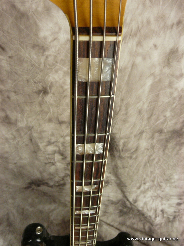 Fender_Jazz-Bass-1968_sunburst-015.JPG