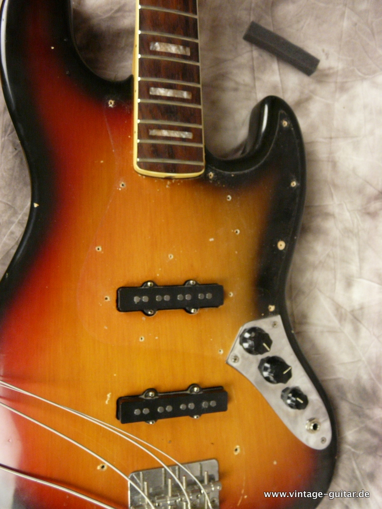 Fender_Jazz-Bass-1968_sunburst-018.JPG