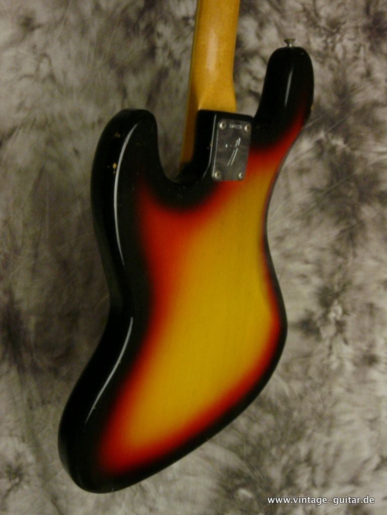 Fender-Jazz-Bass-sunburst-1966-1968-007.JPG