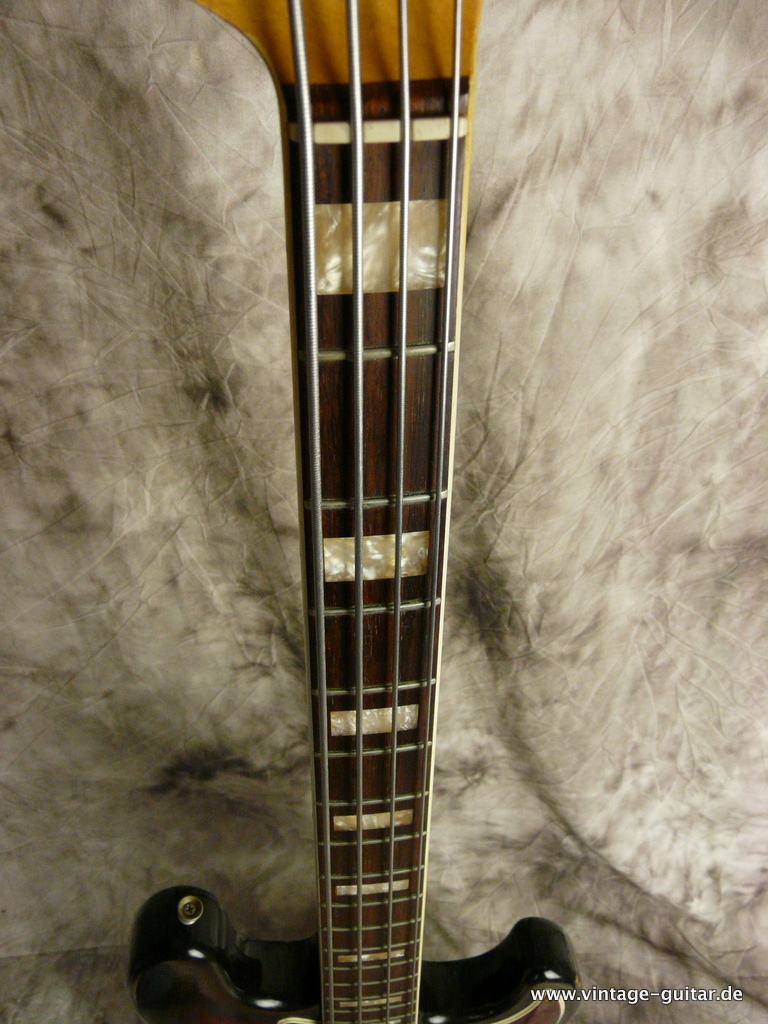 Fender-Jazz-Bass-sunburst-1966-1968-019.JPG