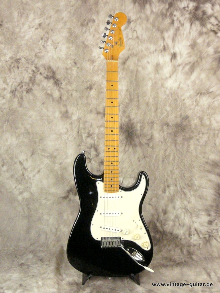 Fender_American-Standard-Stratocaster-1989-Black-001.JPG
