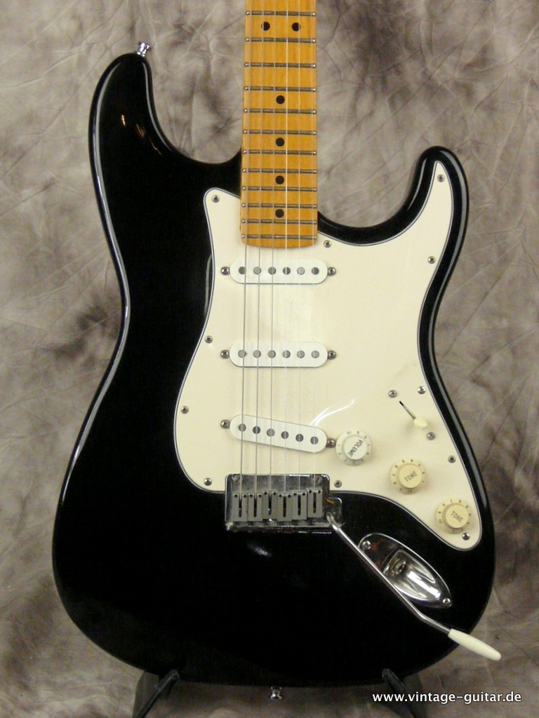Fender_American-Standard-Stratocaster-1989-Black-002.JPG