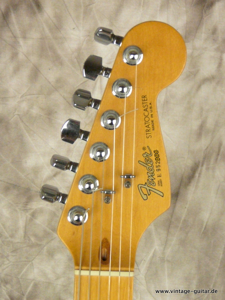 Fender_American-Standard-Stratocaster-1989-Black-003.JPG