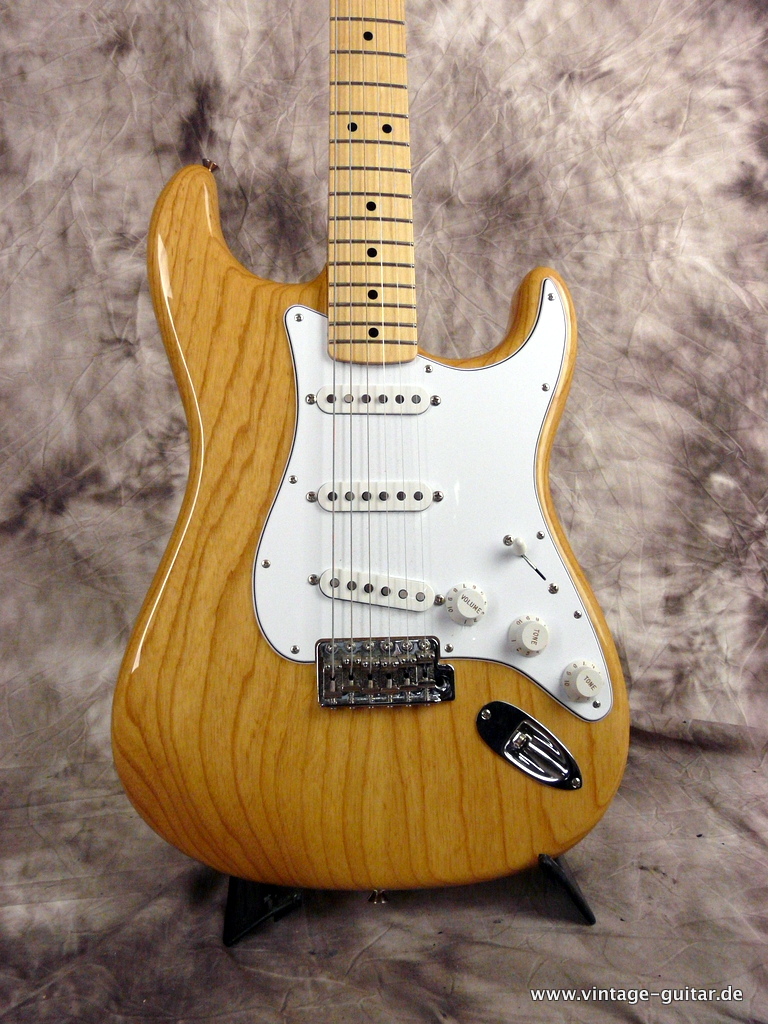 Fender-Stratocaster-70s-Reissue-Mexico-natural-002.JPG