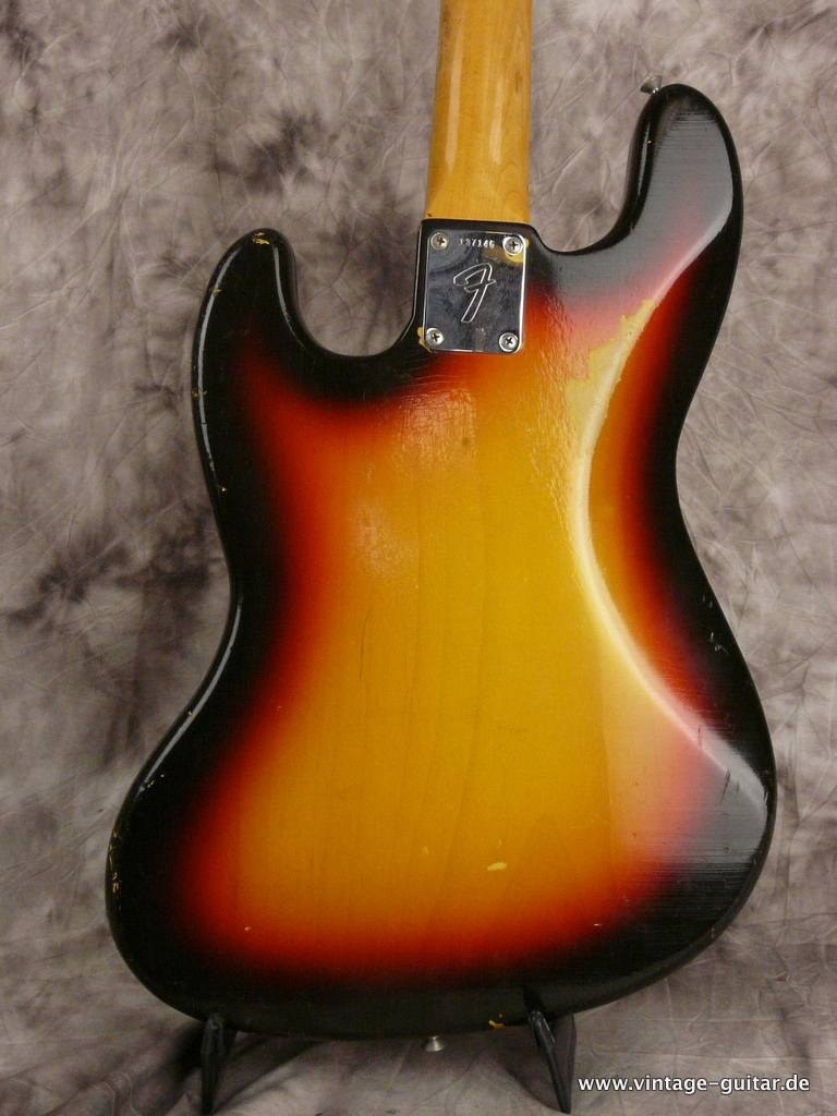 Fender-Jazz-Bass-sunburst-1966-all-original-004.JPG