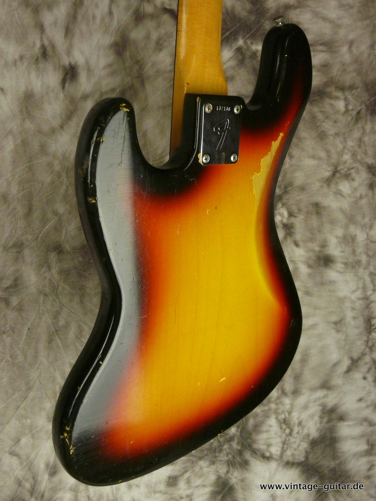 Fender-Jazz-Bass-sunburst-1966-all-original-008.JPG