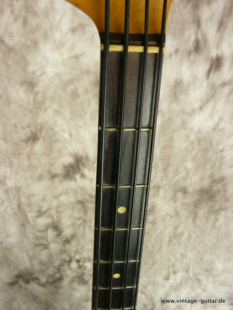 Fender-Jazz-Bass-sunburst-1966-all-original-013.JPG