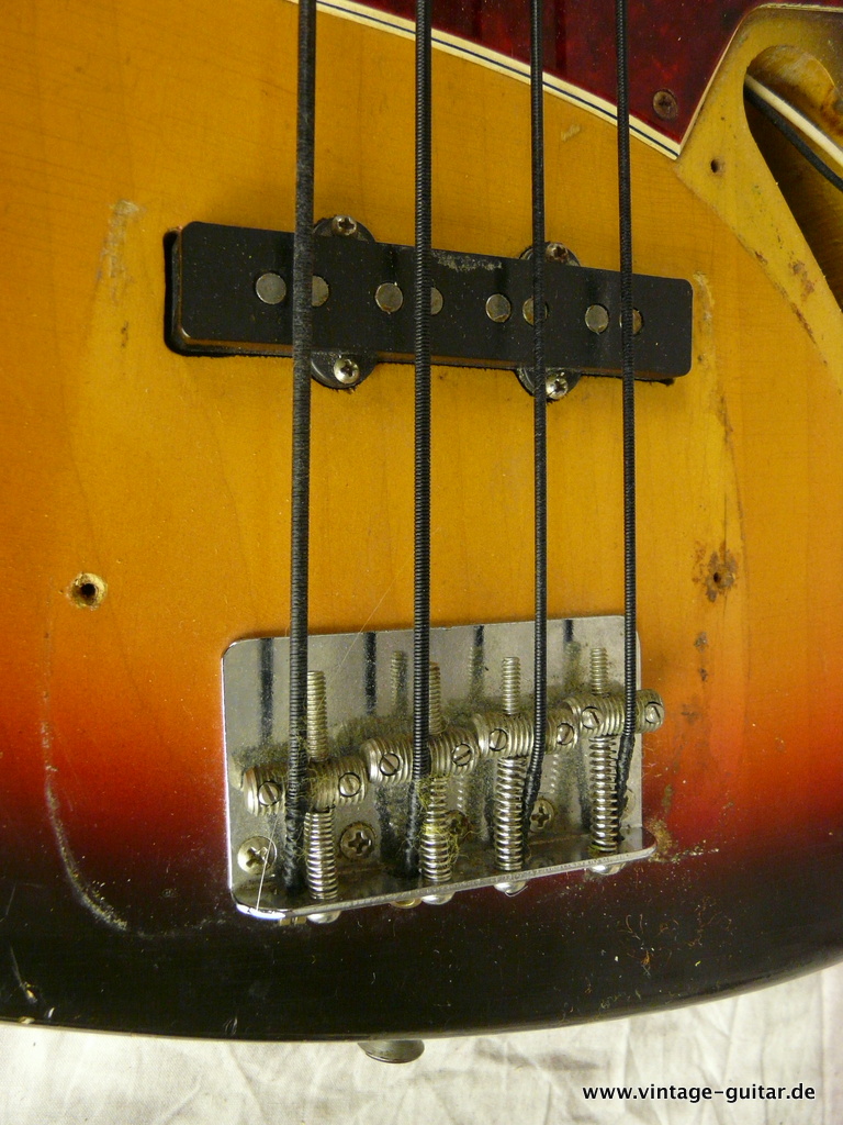 Fender-Jazz-Bass-sunburst-1966-all-original-014.JPG