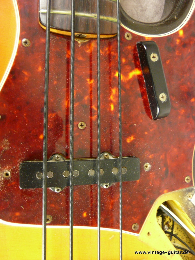 Fender-Jazz-Bass-sunburst-1966-all-original-016.JPG