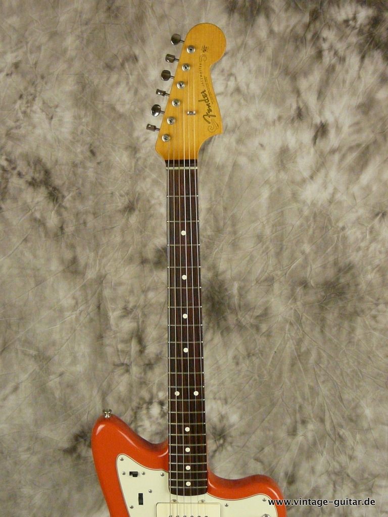 Fender-Jazzmaster-1996-AVRI-Vintage-Reissue-fiesta-red-005.JPG
