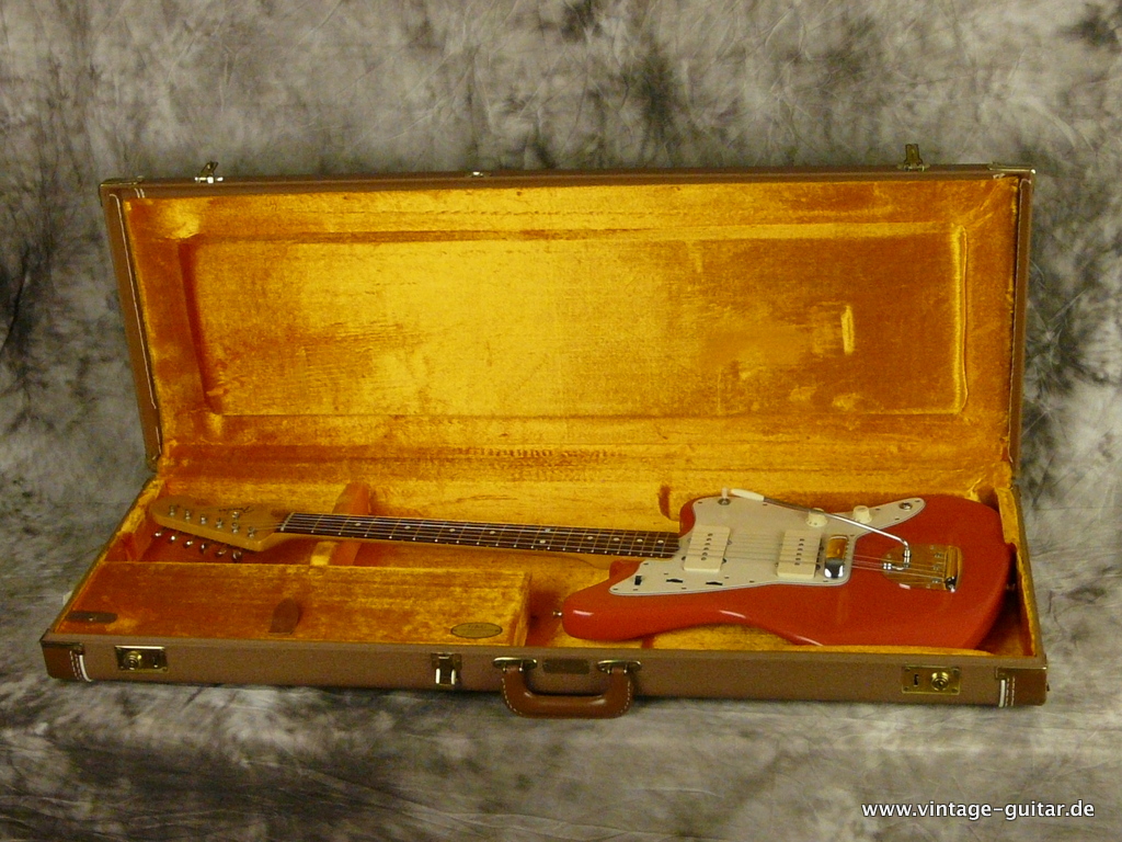 Fender-Jazzmaster-1996-AVRI-Vintage-Reissue-fiesta-red-009.JPG