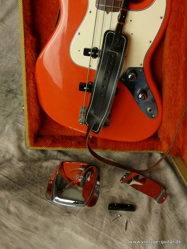 Fender-Jazz-Bass-1961-Reissue-Stack-Knobs-1992-fiesta-red-011.JPG
