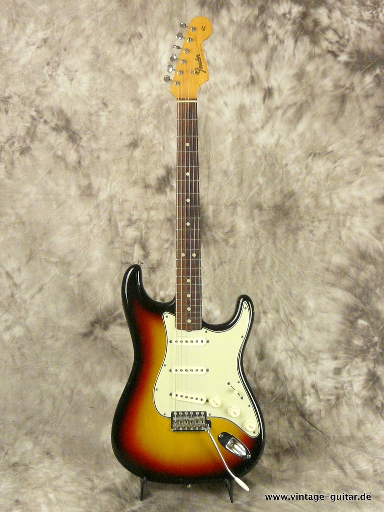 Fender-Stratocaster-1965_sunburst-Hagström-case-001.JPG