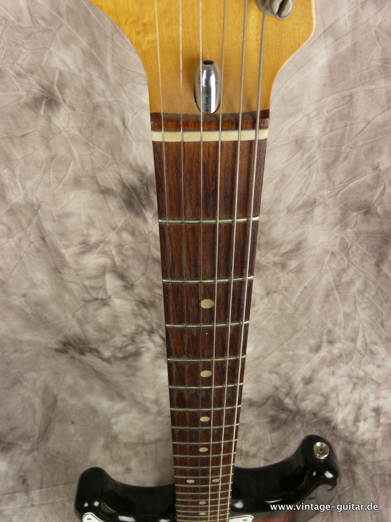 Fender-Stratocaster-1975-sunburst-lefthand-005.JPG