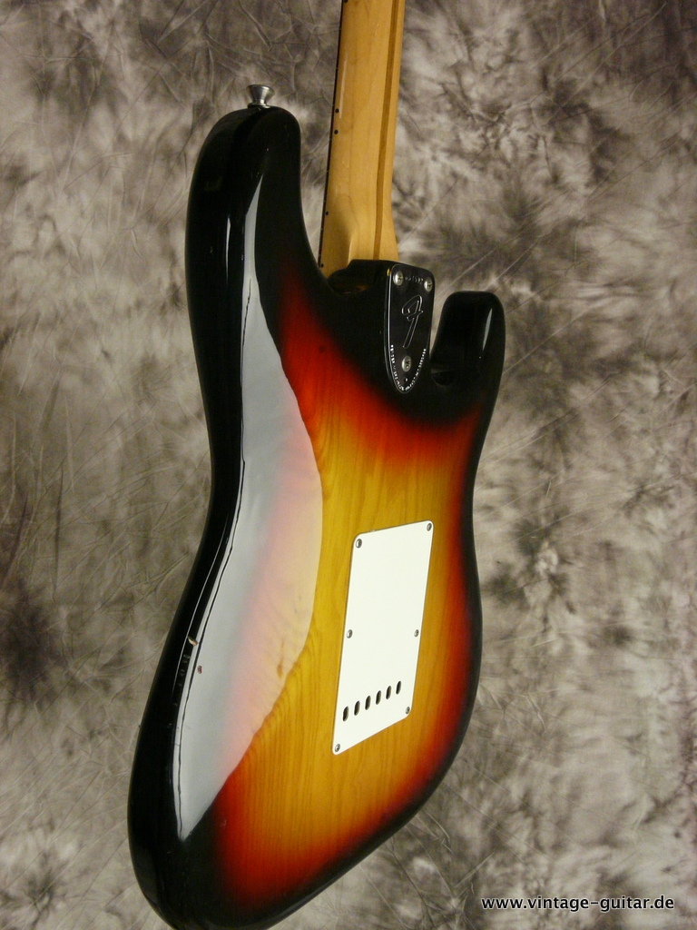 Fender-Stratocaster-1975-sunburst-lefthand-011.JPG