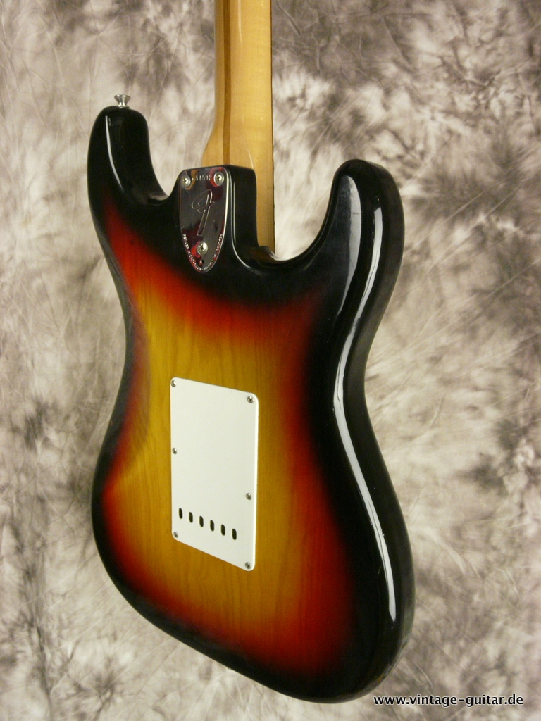 Fender-Stratocaster-1975-sunburst-lefthand-012.JPG
