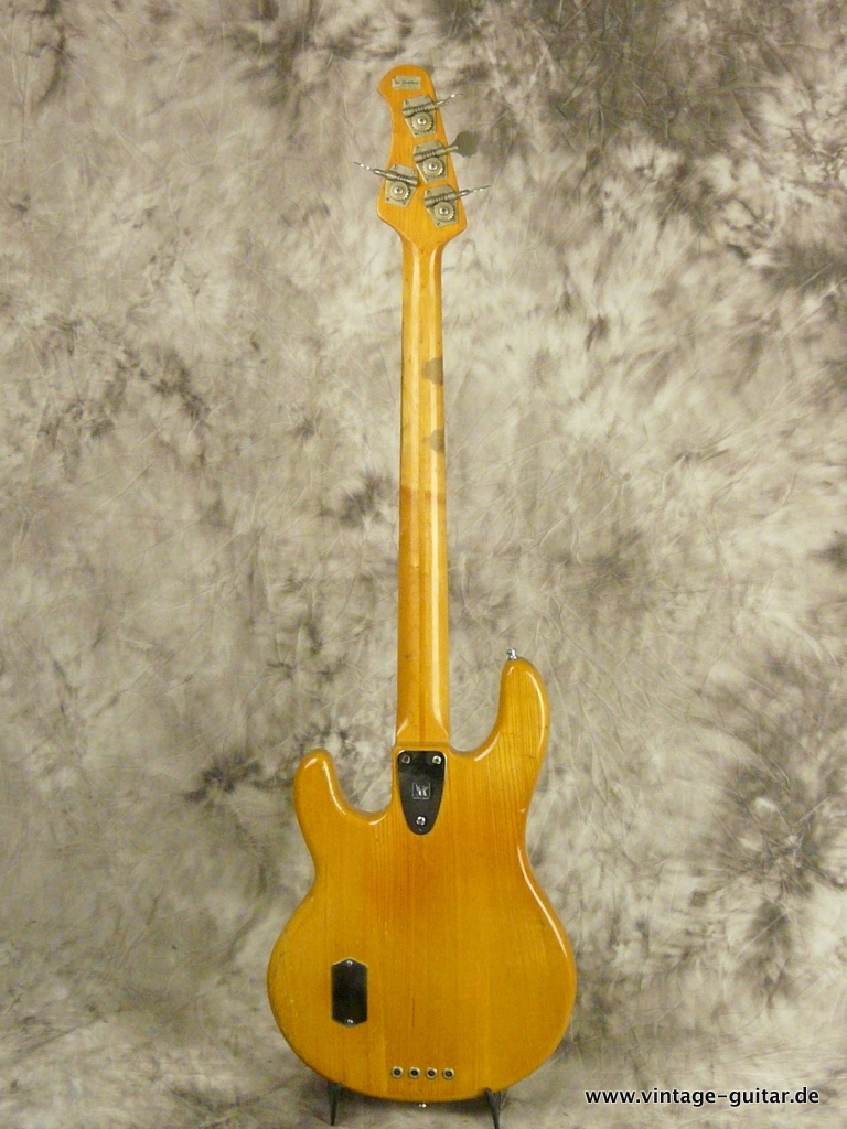 Musicman-Stingray-1978-natural-003.JPG