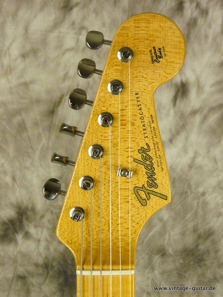 Fender-Stratocaster-Custom-Shop-fiesta-red-008.JPG